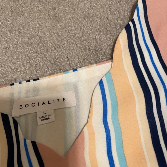 Socialite blouse tank - Picture 2 of 4